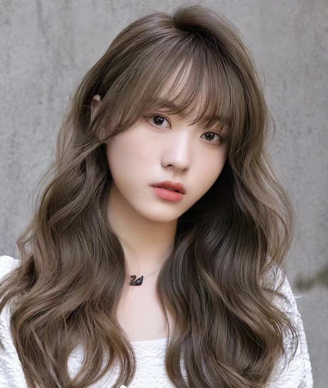 今日流行推荐薄荷米棕灰发色,百搭冷色调,无敌显白