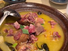 -帅巴人舅母子腊蹄民俗村