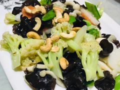 -大胡同天津菜·海肠捞饭·津门皮皮虾锅贴一绝(西姜井店)