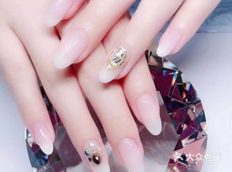 乳白色渐变必须安排上，太仙儿了吧