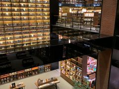 -半山书局(新世纪商城店)