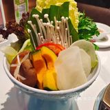 正宗的文昌鸡。汤底清甜，鸡肉嫩滑，入口满满的幸福感