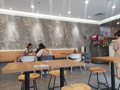 大堂-龙治汉堡(中华城店)