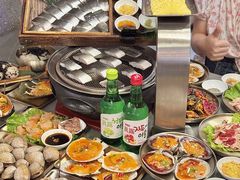 -围炉肉舍•炭烤活鳗•丹东海鲜烤肉(步行街店)