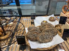 -Dough&Joe团憩(瑞虹天地月亮湾店)