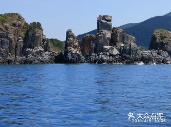 白天参加了四岛游。实际上是三岛，罗宾逊岛、黑岛和妙岛