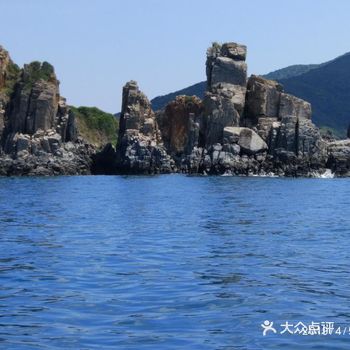 白天参加了四岛游。实际上是三岛,罗宾逊岛、黑岛和妙岛