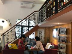 -彳亍咖啡·这里(水湾路店)