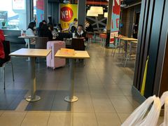 大堂-麦当劳(宁波火车高铁站店)
