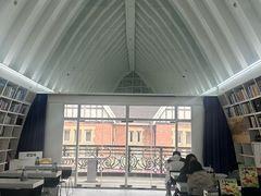 -钟书阁(松江泰晤士小镇店)