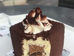 -UNI UNI(环亚凯瑟琳店)