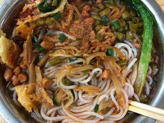 -鹿寨小何螺蛳粉店