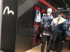 -华为授权体验店(中山公园来福士)