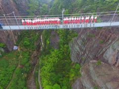 -玻璃桥景区石牛寨