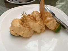 招牌沙汁大虾球-T館·花园艺术餐厅