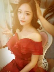 -艾米丽婚纱礼服