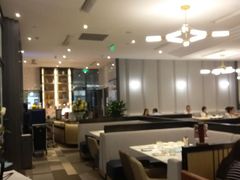 -港丽餐厅(高德置地店)