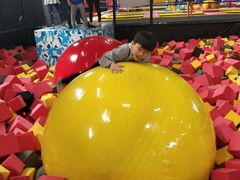 -嘿哟动霸CHUA·新潮玩运动娱乐中心·蹦床滑冰团建乐园