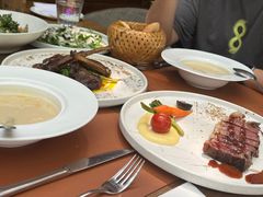 澳洲和牛西冷牛排（M6）-Golden Lily河内巴黎法越料理餐厅(建国西路店)