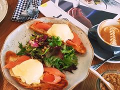 -ROAST coffee & eatery