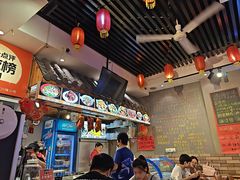 -爆炸头阿姨小四川正宗川味小吃(无任何分店)