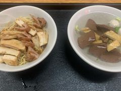 -松树干拌面店