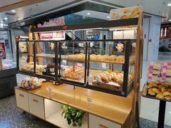 面包甜点陈列柜-面包新语(富力城BT店)