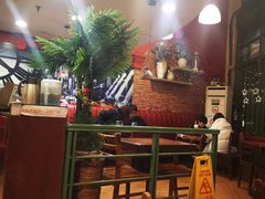 -玛格萝妮比萨屋(陆家浜路店)