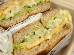 牛油果鸡蛋-HOLY BAGEL(苏河店)