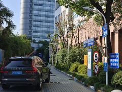 -上海市闵行区中心医院·停车场