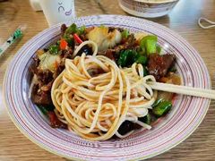 -歹歹的加个面过油肉拌面