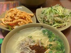 -亮亮面馆(经六路店)