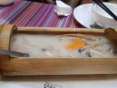 -香巴拉云南餐厅(华莱坞店)