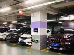 -百联又一城停车场