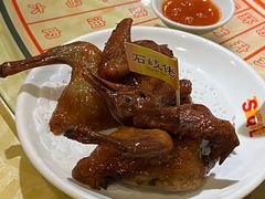 招牌烤乳鸽-石岐佬中山菜馆(张溪店)