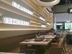 -洪氏嗨捞·广东猪肚鸡·椰子鸡火锅(西咸万象城店)