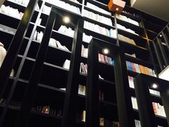 -钟书阁(松江泰晤士小镇店)