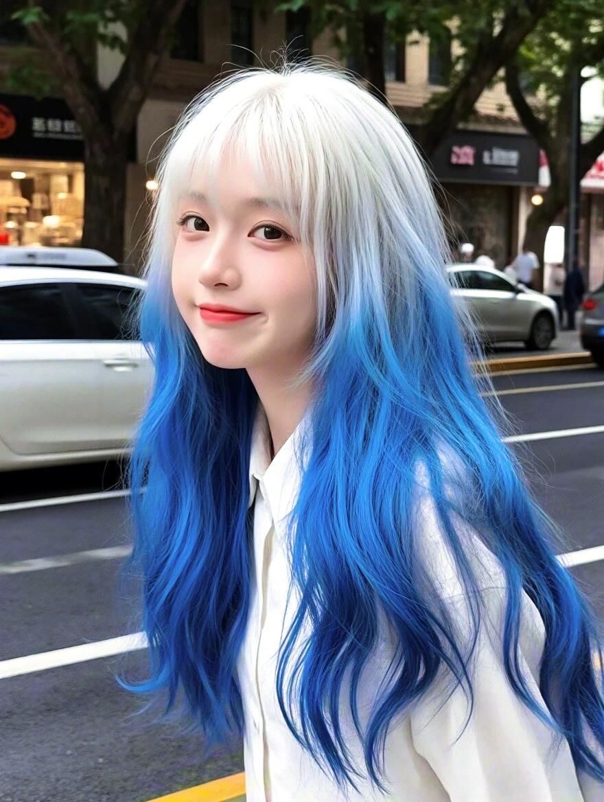 换上梦幻蓝发色