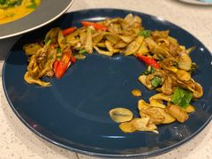 野芫荽炒牛肝菌-半山腰·云南菜(侨福芳草地店)