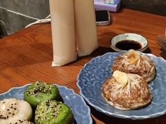 混拼招牌生煎-鑫震源·苏式大虾生煎(山塘街店)