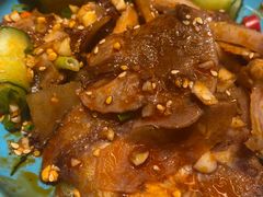 -老牌坊云南鱼豆花火锅(哈西万达店)