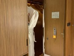 -上海滴水湖皇冠假日酒店