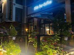 -鲁邦国际风情街(麦世达韩国精品百货店)