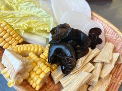 -潮界(LU·ONE凯德晶萃广场店)