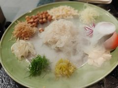 -得意咚瓜·顺德鱼生·冬瓜火锅(深圳首店)