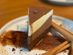 -Chom Cafe and Restaurant