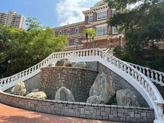 -香港大学