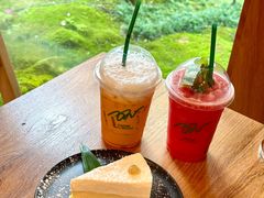 -Chom Cafe and Restaurant