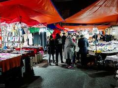 -吴山路夜市