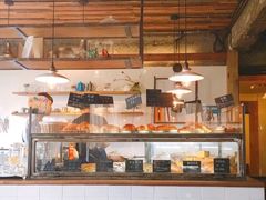 面包甜点陈列柜-仙峰天然面包(迎宾路店)